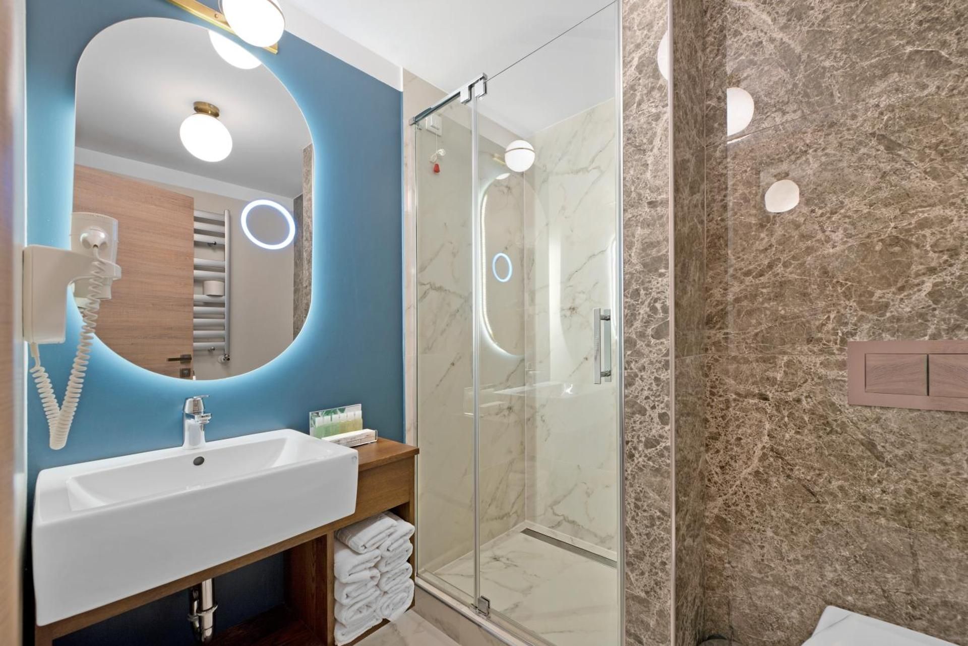 Hotel Oxford One-Bedroom Suite