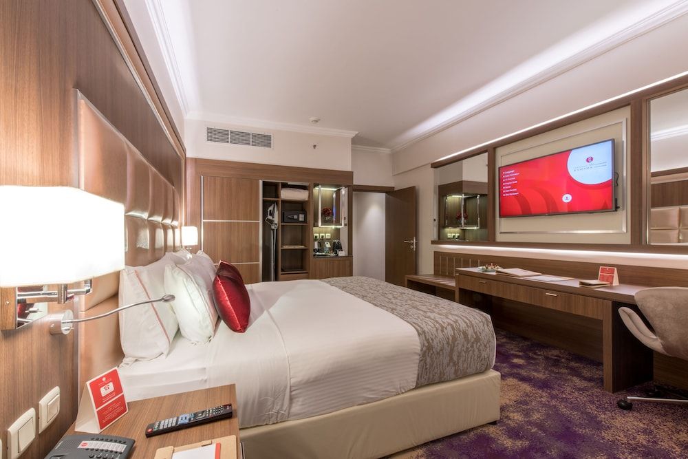 Business Suite, 1 King Bed