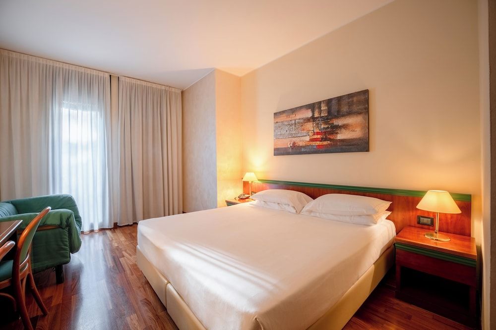 Hotel Raffaello Standard Double Room 2