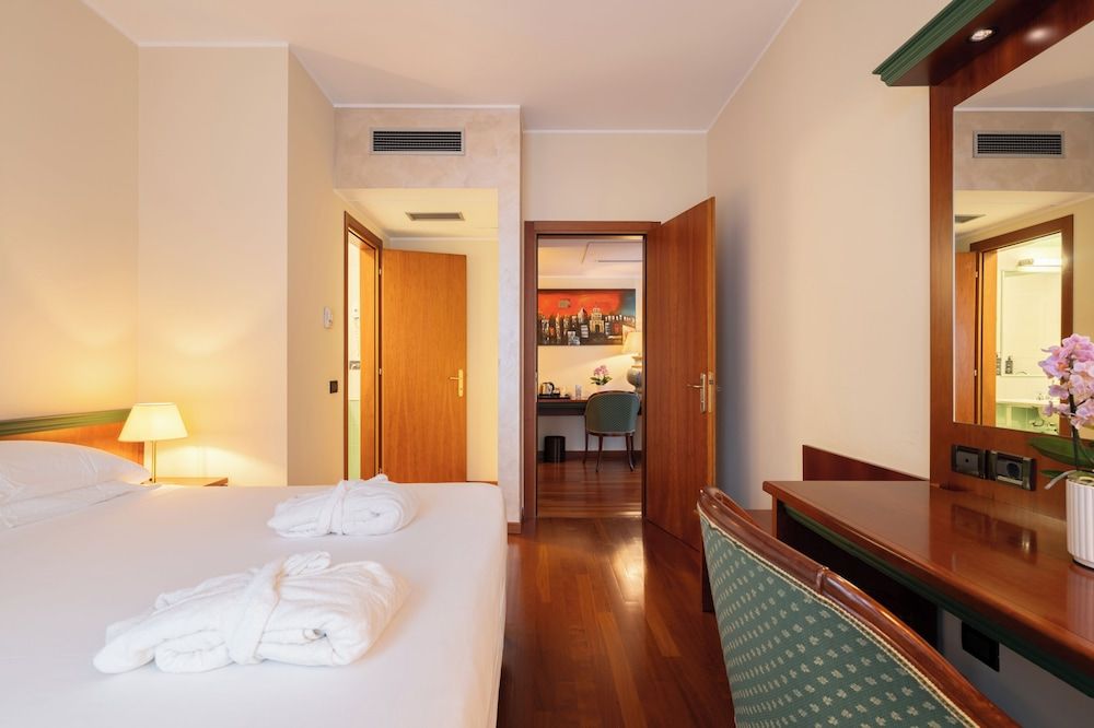 undefined Hotel Raffaello 7