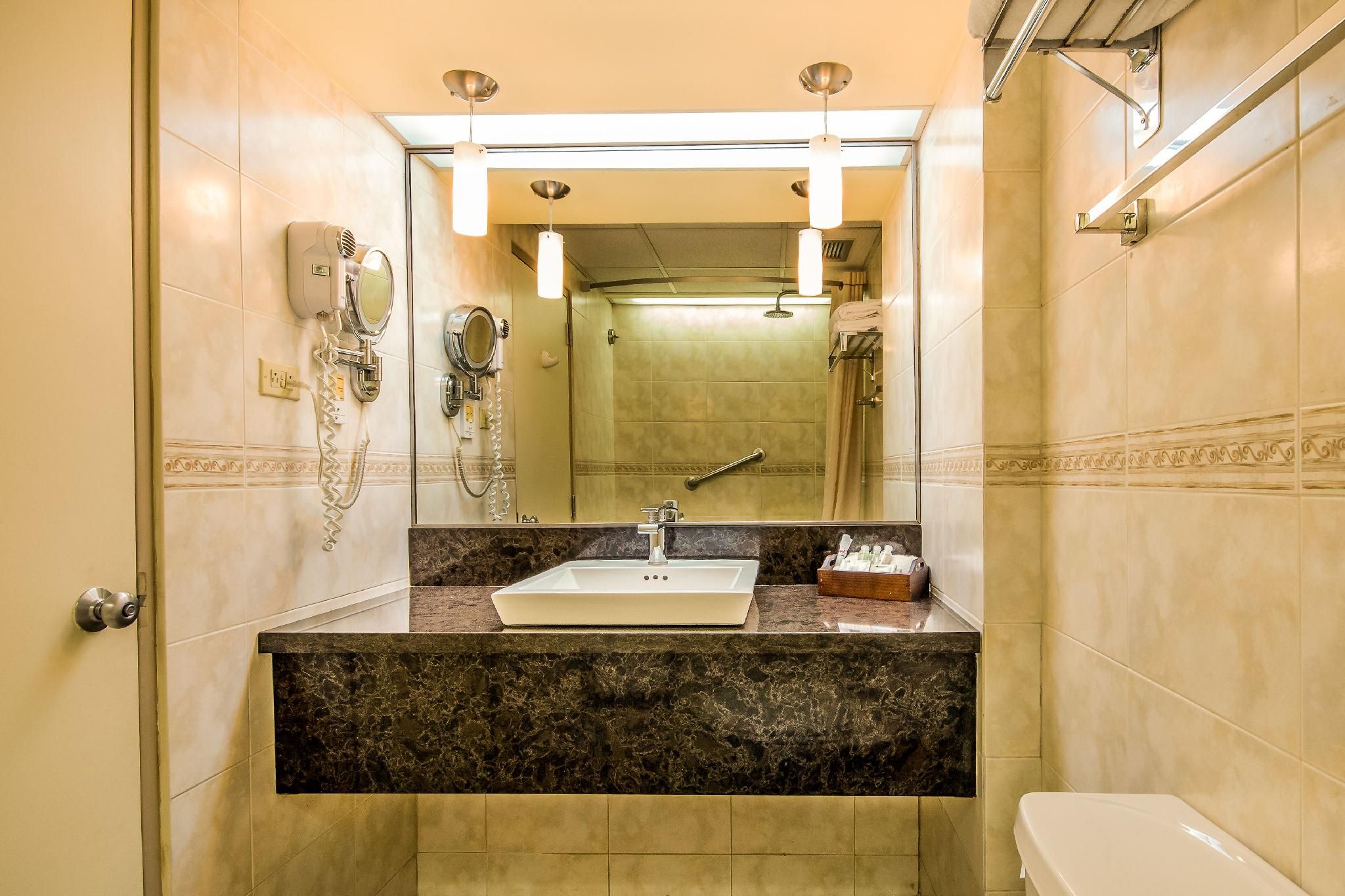 undefined Kapok Hotel 5