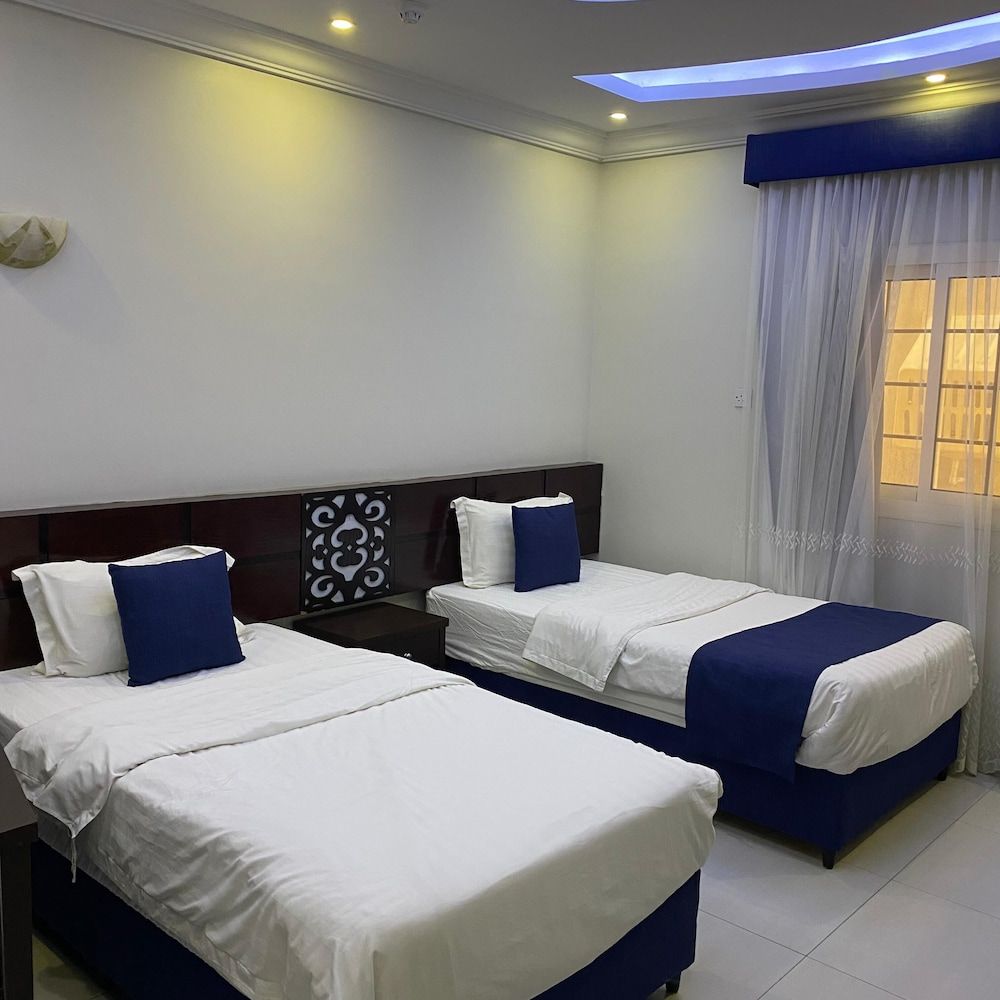 City Center Plaza Aparthotel Deluxe Studio Two Twin Beds 6