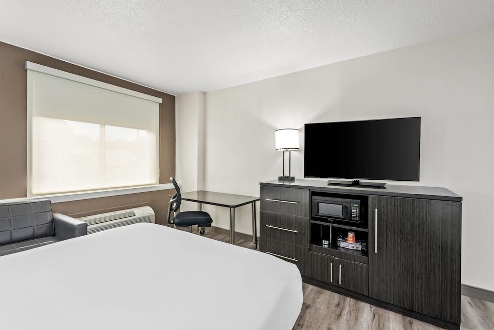 Standard Room, 2 Queen Beds, Non Smoking