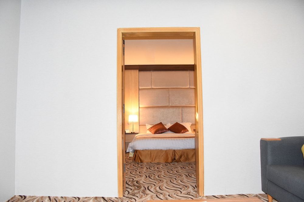 Florida Inn Hotel Royal Suite, 2 Bedrooms 5