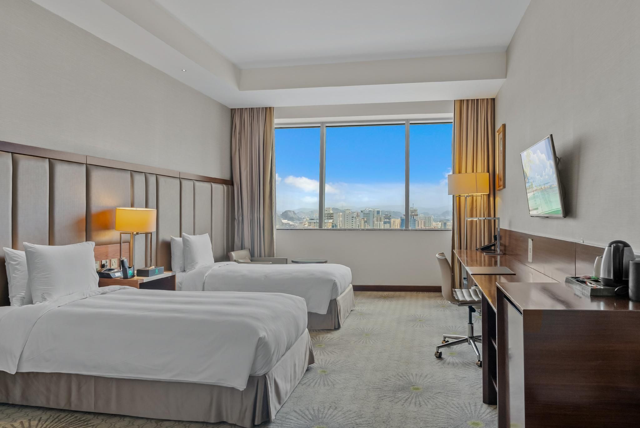 2 Single Standard Accessible City View High Floor