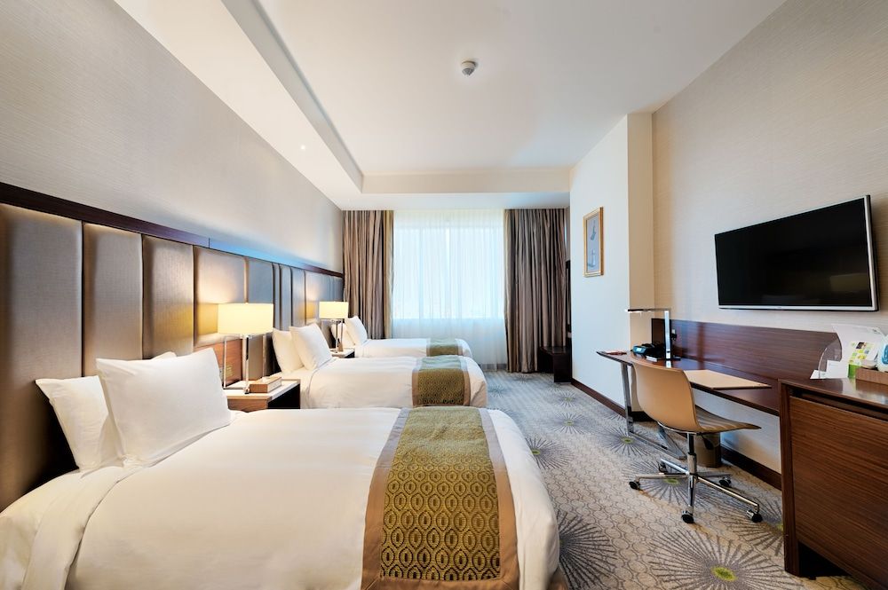 Standard Room, 3 Twin Beds, City View