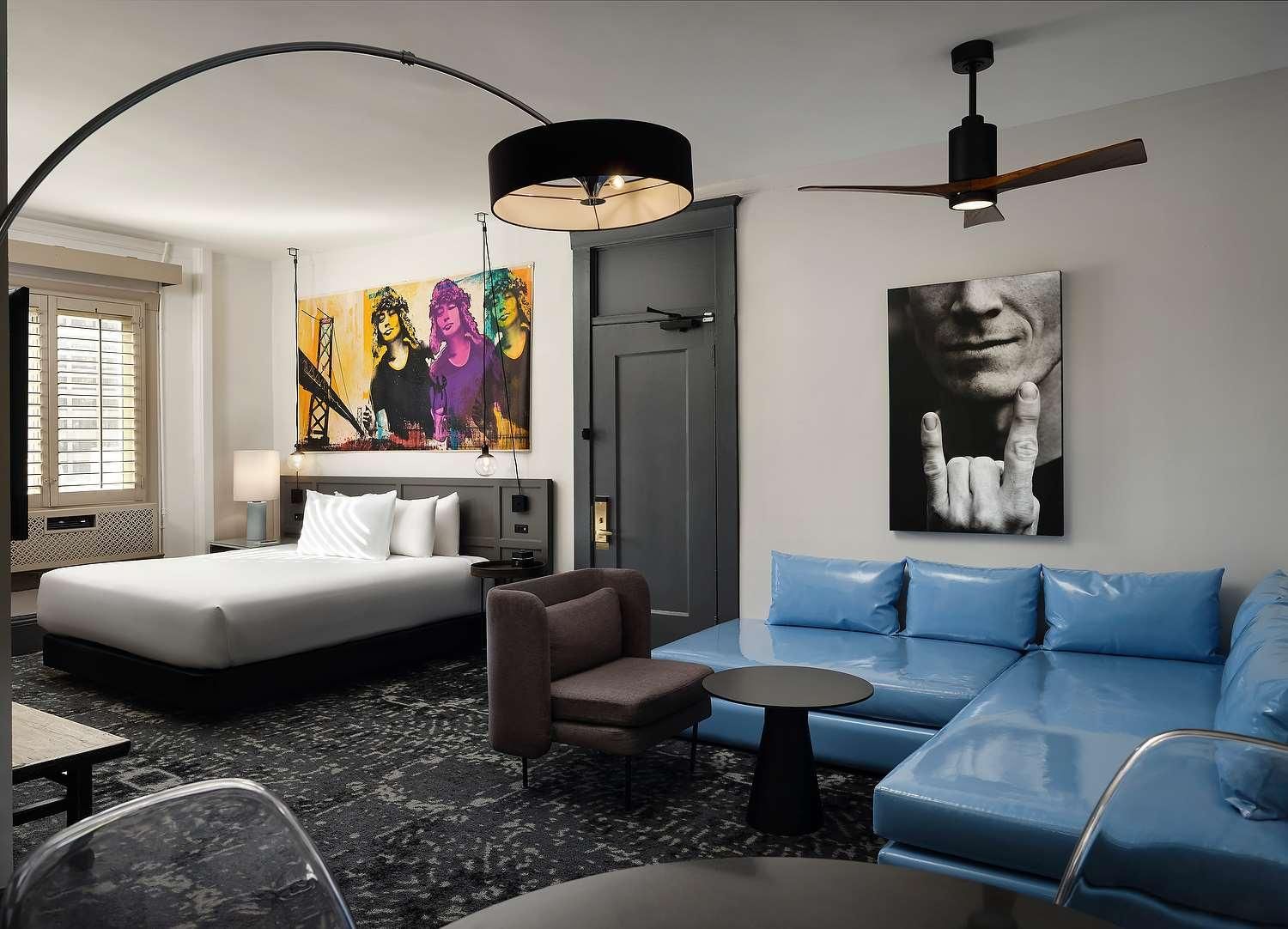 1 King Jr Suite Mobility/hear Access Ri Shwr