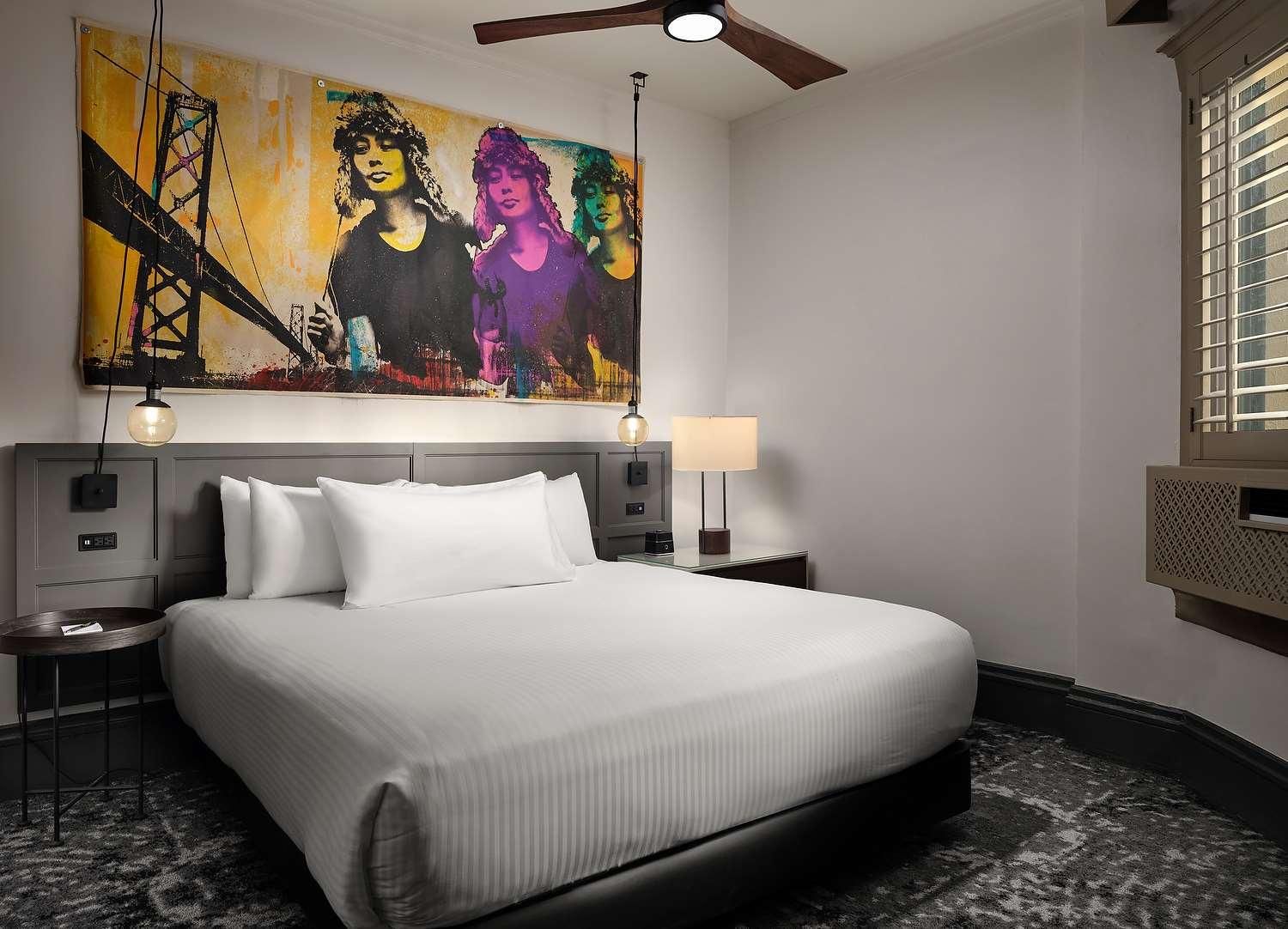 1 King Bed Jr Suite W/sofabed