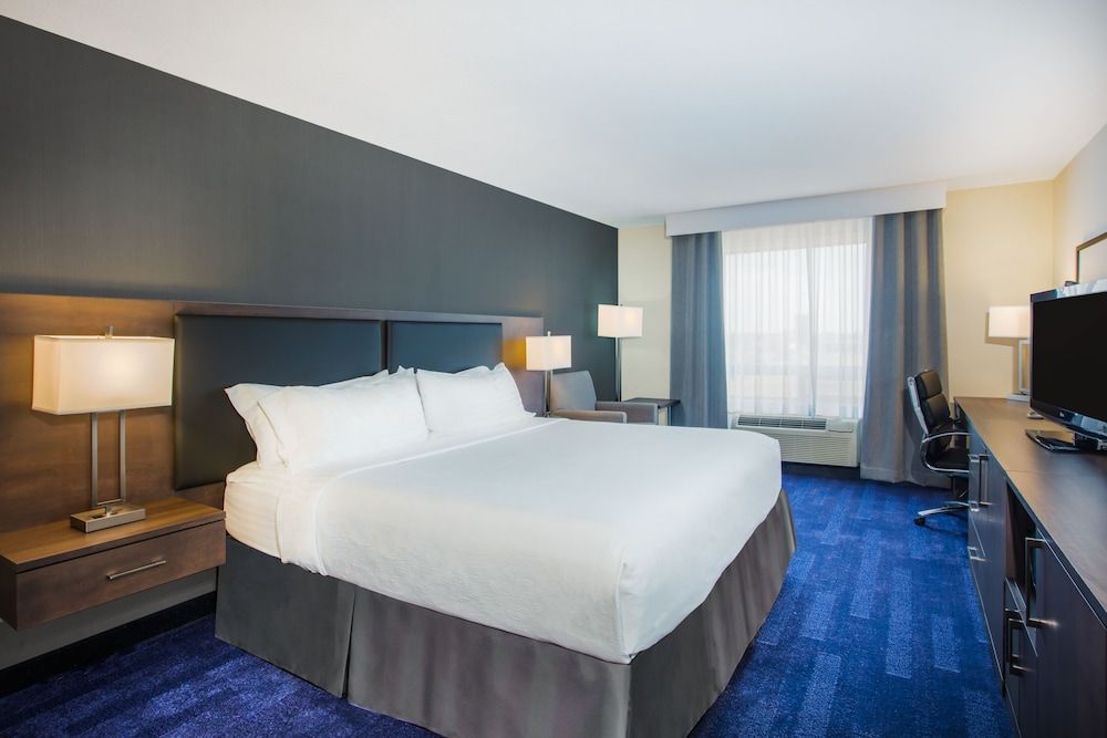 Standard Room, 1 King Bed