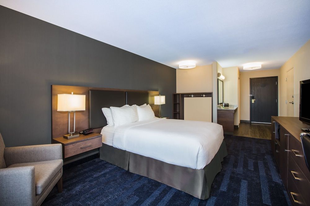Standard Room, 1 Queen Bed, Accessible (Mobility, Accessible Tub)
