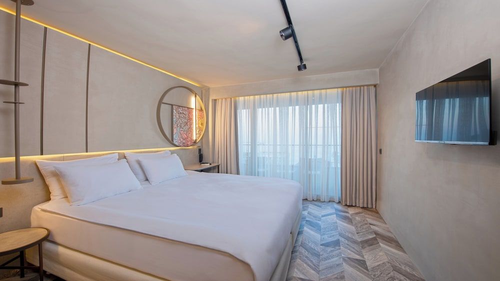 Büyük Hotel Room, Partial Sea View 3