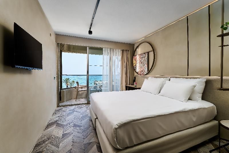 Double or Twin Room with Sea View