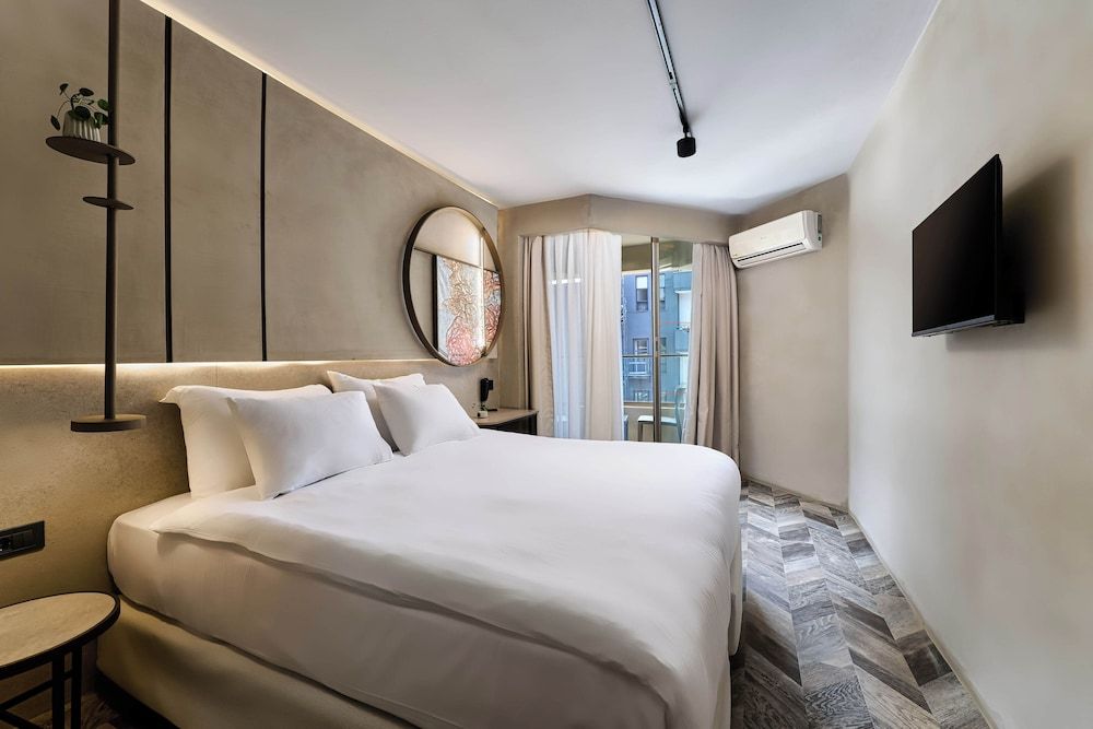 Büyük Hotel Room, Partial Sea View