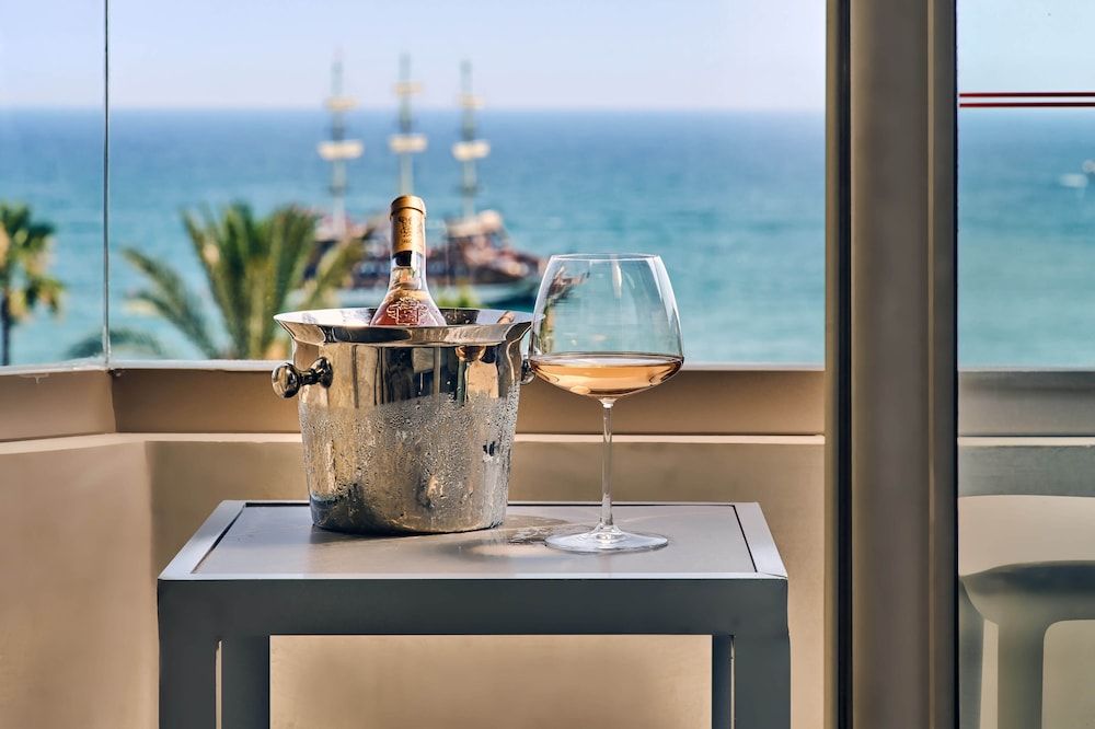 Büyük Hotel Standart Room (sea view) 10