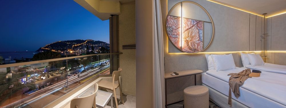 Büyük Hotel Standart Room (sea view) 16