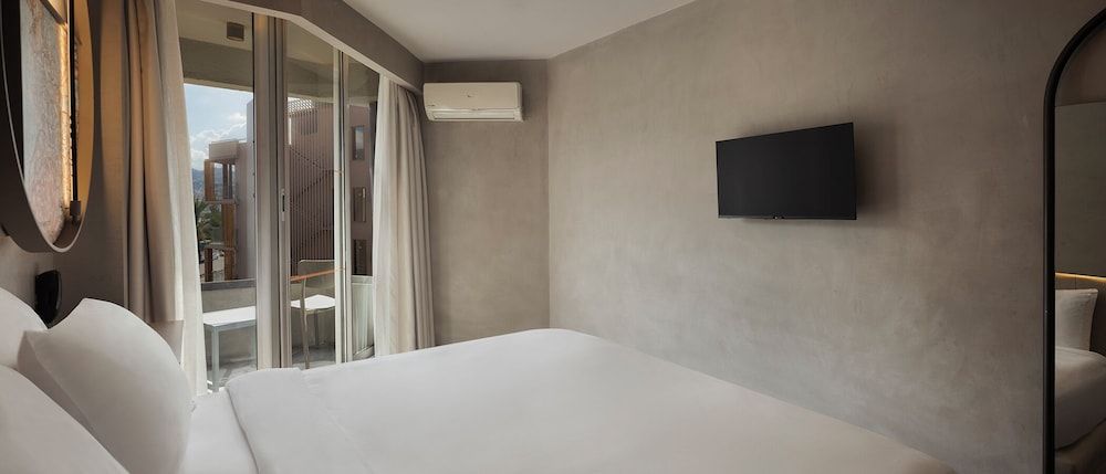 Büyük Hotel Room, Partial Sea View 8