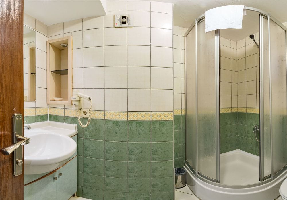 Beyaz Kuğu Hotel Single Room 4