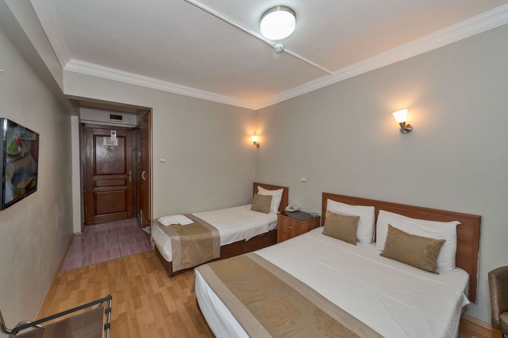 Beyaz Kuğu Hotel Triple Room 3