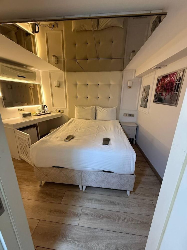 undefined The Constantine Hotel 8