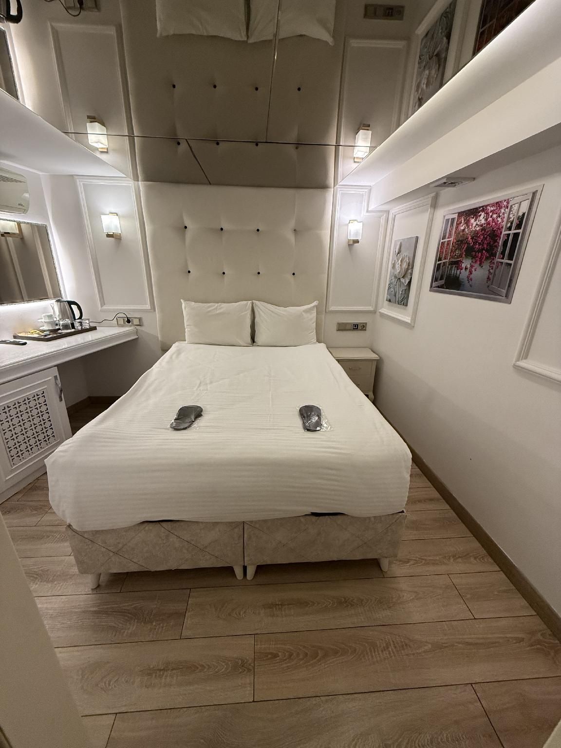 The Constantine Hotel Basement Double Room