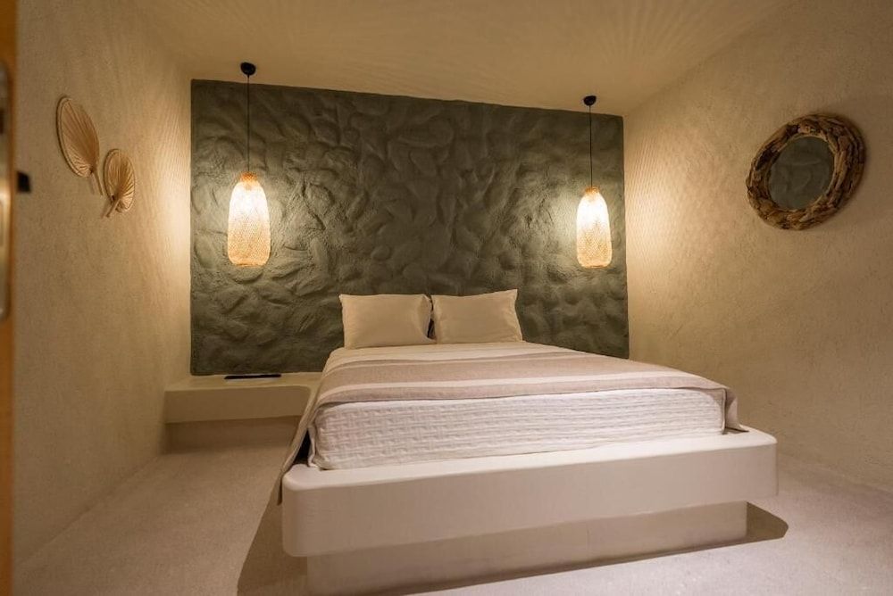 The Corner Hotel Standard Room 4