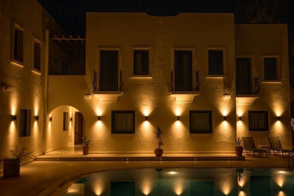 undefined The Corner Hotel 10