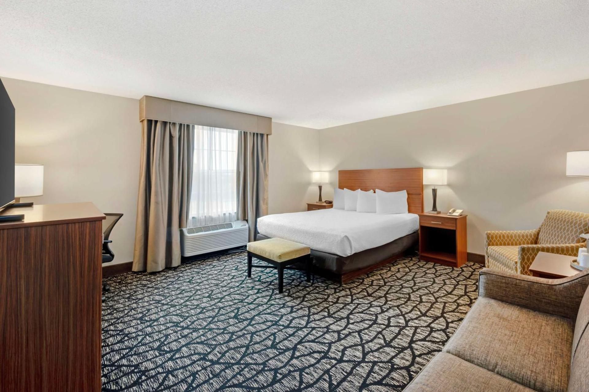 1 King Bed, Nonsmoking, Whirlpool