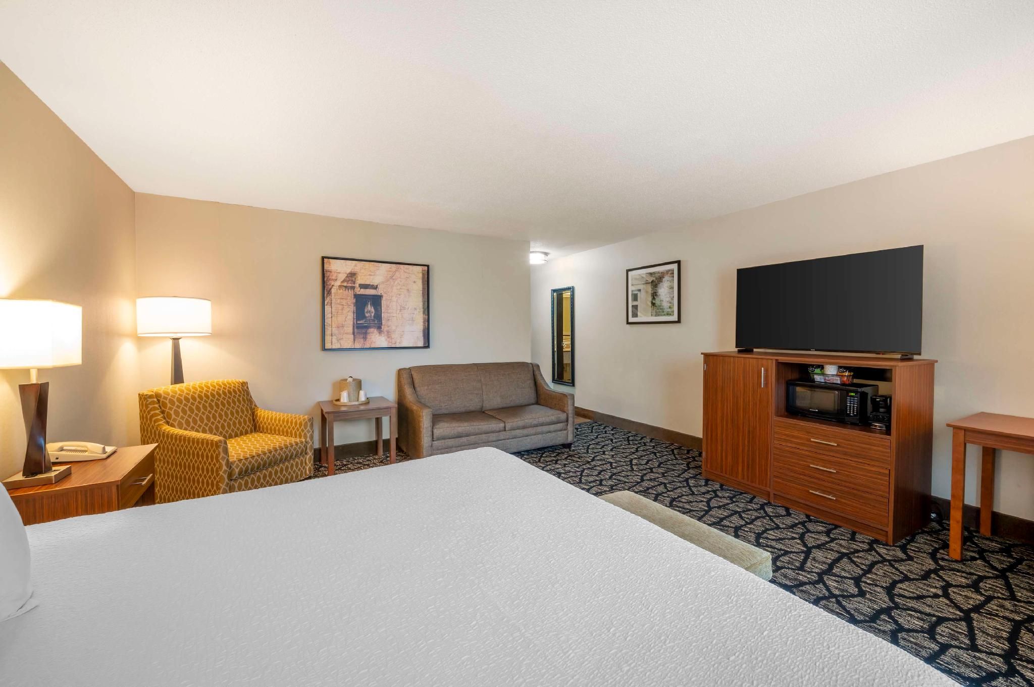 1 King Bed, Nonsmoking, Whirlpool