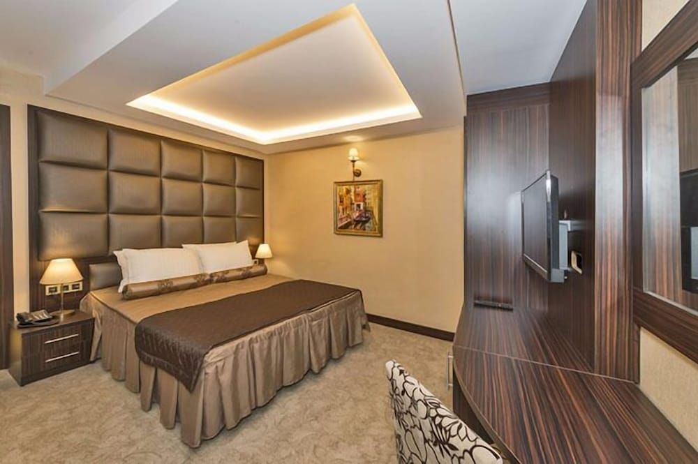 Romeo Hotel Standard Double Room 11