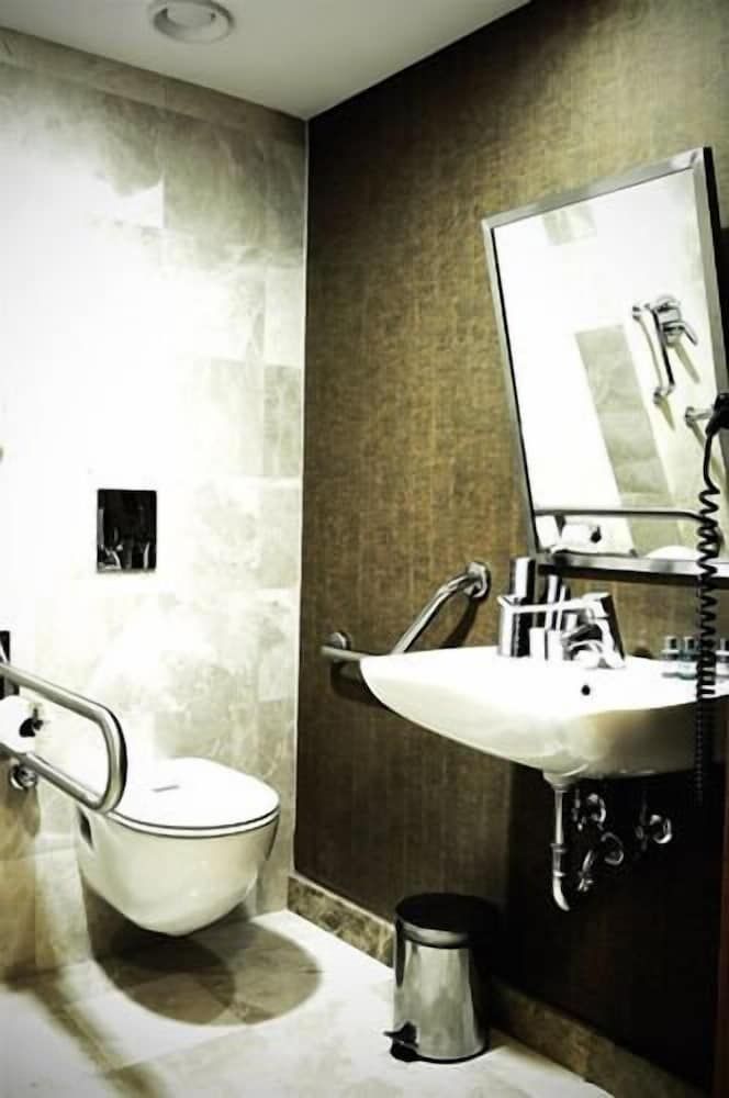 Demora Hotel Standard Double or Twin Room 6