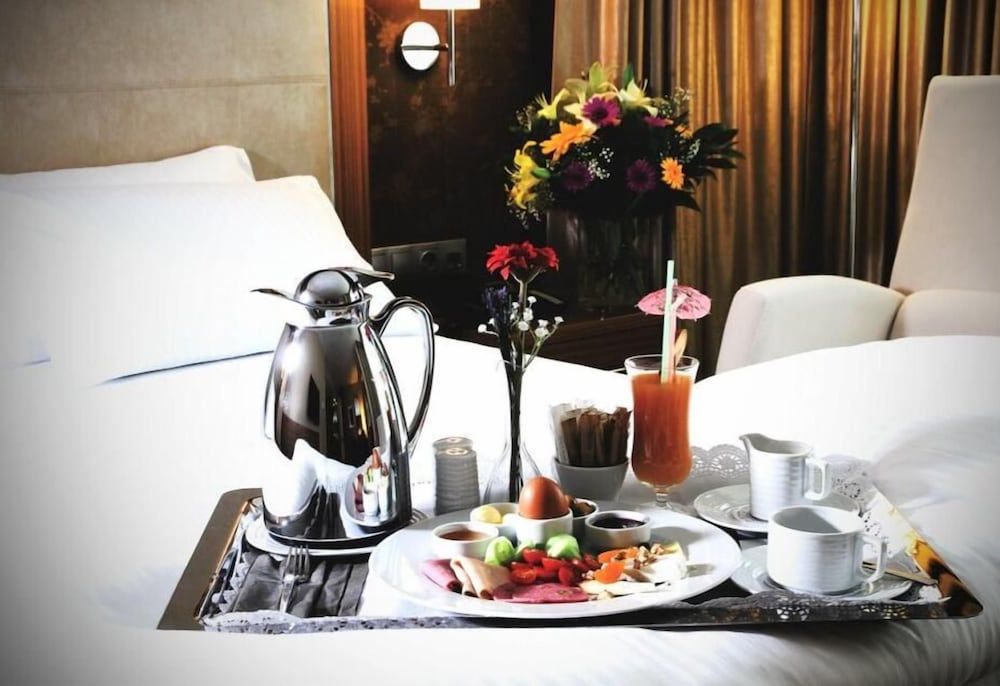 Demora Hotel Standard Double or Twin Room 8