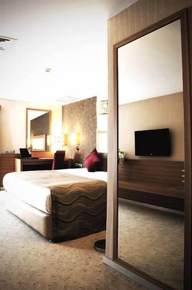 Demora Hotel Standard Double or Twin Room 10