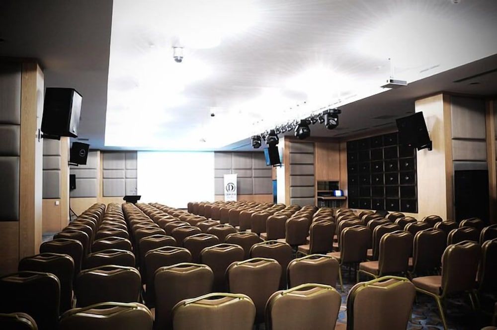 undefined Demora Hotel 7