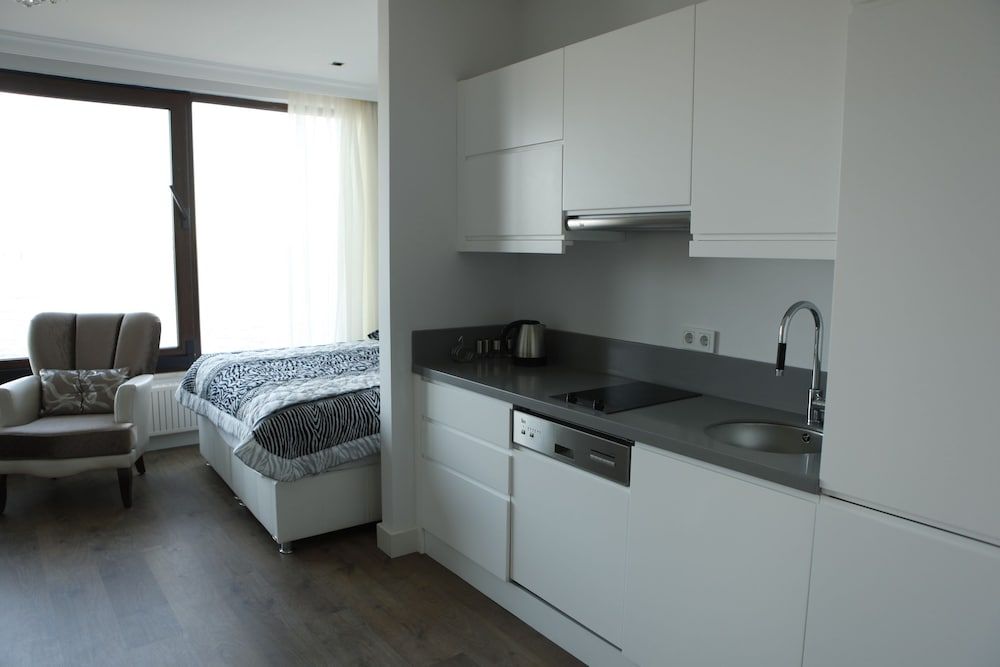 Molton Kabatas Hotel Deluxe Room 10