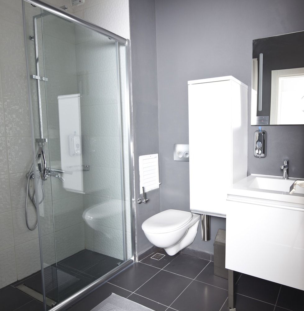 Molton Kabatas Hotel Standard Room 7