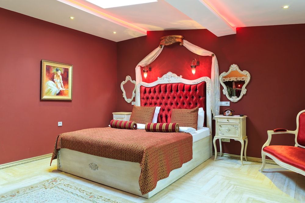 Elegance Residence King Suite 5