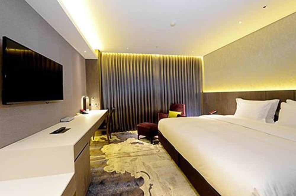 undefined Brother Hotel 5