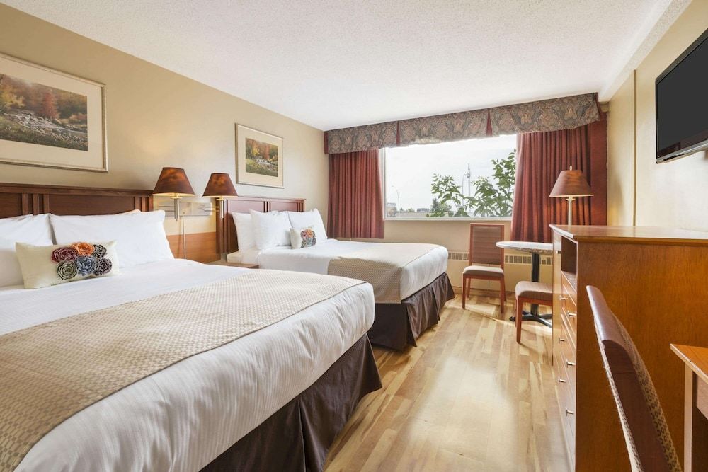 Suite, 2 Double Beds, Non Smoking (Efficiency)