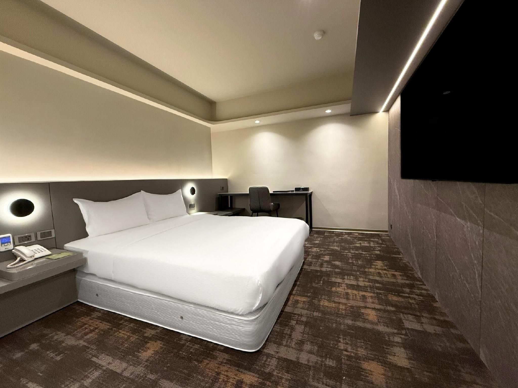 Double Room - Check-In After 09:00 PM