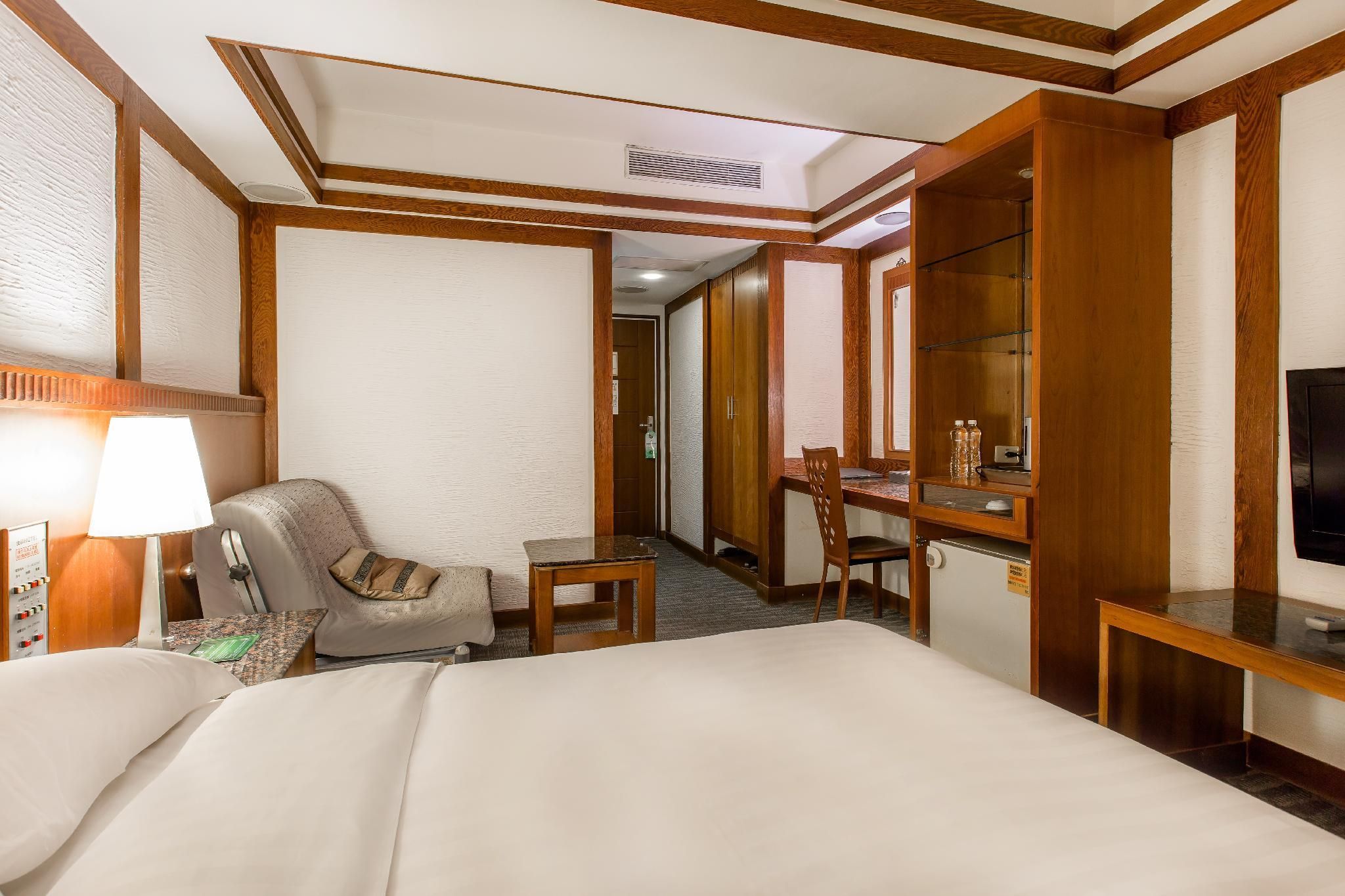 Standard - 1 Bed Double Non-Smoking