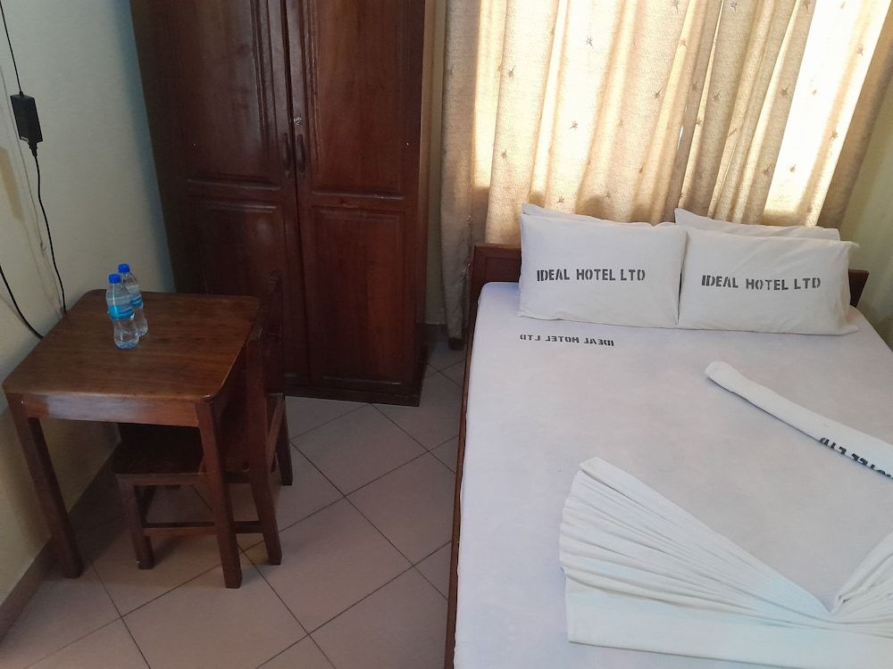 Hotel Ideal Deluxe Double Room 6