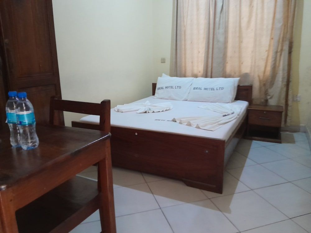 Hotel Ideal Standard Double Room 8