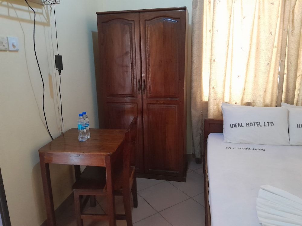 Hotel Ideal Deluxe Double Room 5