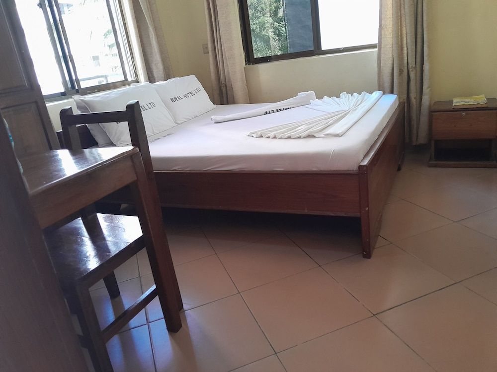 Hotel Ideal Deluxe Double Room 3