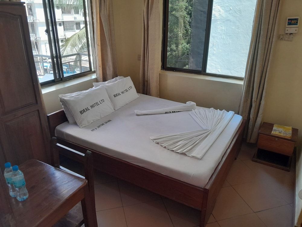 Hotel Ideal Deluxe Double Room 2