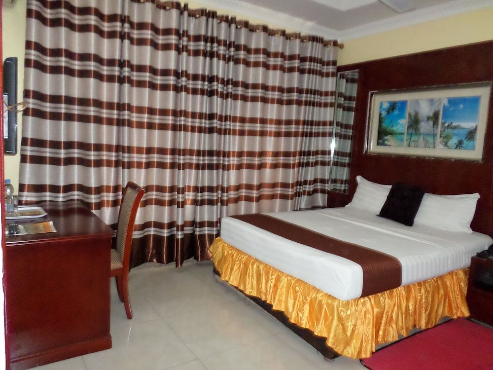 undefined Don Suite Hotel 4