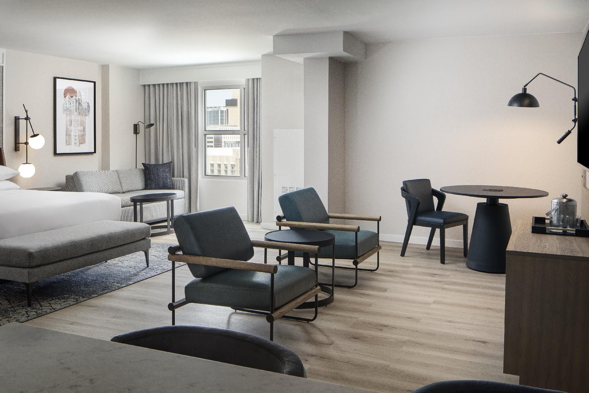 Jr Suite, Club lounge access, 1 Bedroom Junior Suite, 1 King