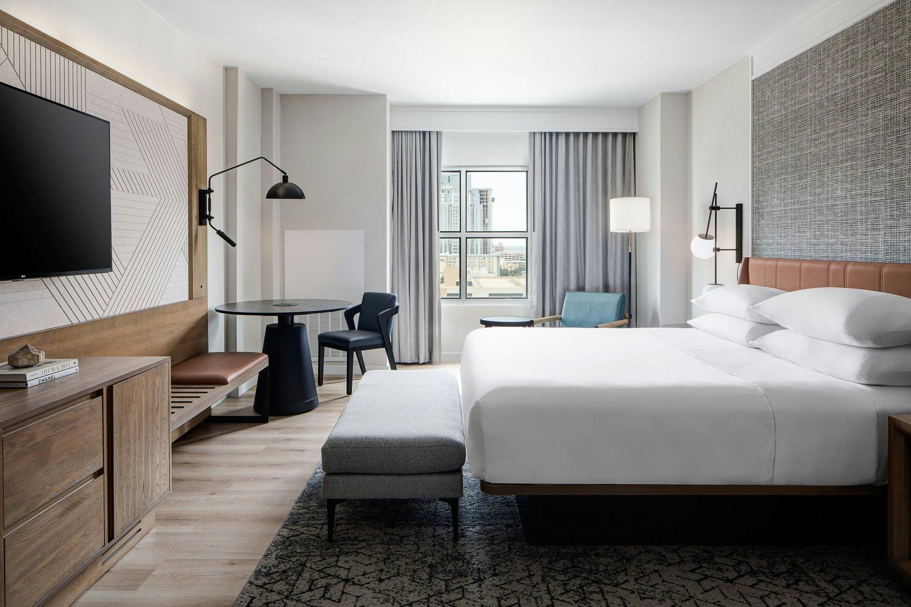 Club lounge access, 1 Bedroom Executive Suite