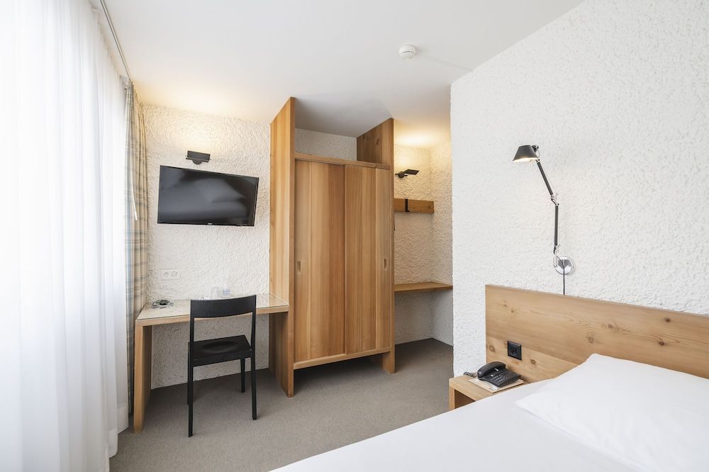 undefined Hauser Hotel St. Moritz 4