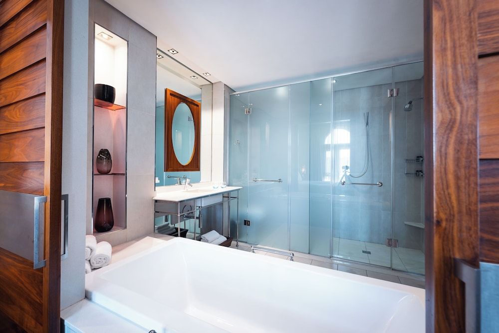 Pivot Hotel Montecasino Superior Room (Surcharge) 7